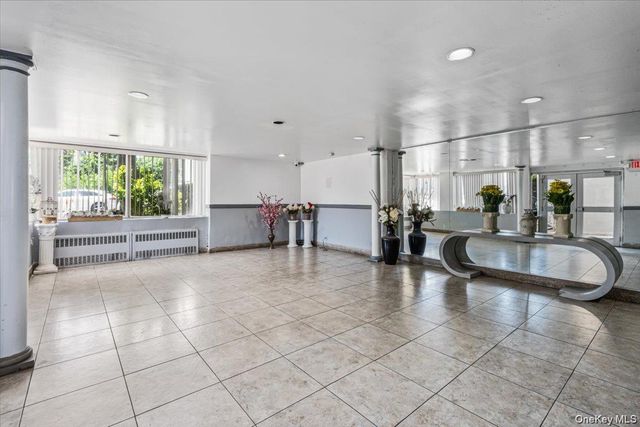 3425 150th Pl 1E, Flushing, NY 11354