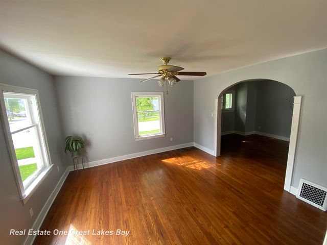1003 Mackinaw Street, Saginaw, MI 48602