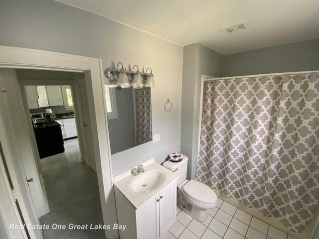 1003 Mackinaw Street, Saginaw, MI 48602