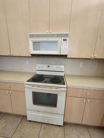 1213 NE 32nd Ave 0, Homestead, FL 33033