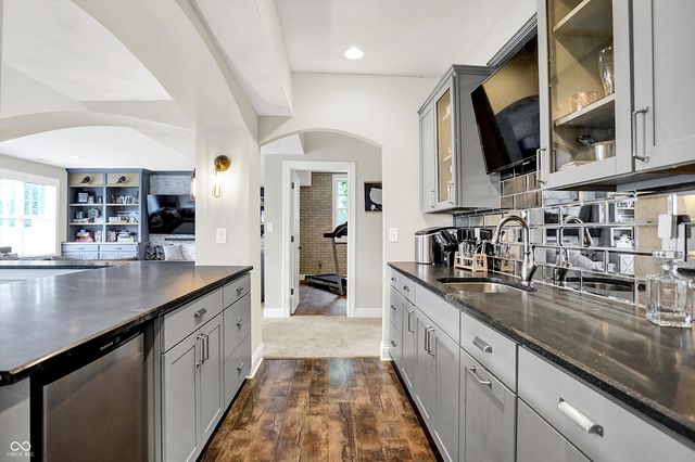 16590 Shumard Oak Drive, Westfield, IN 46062