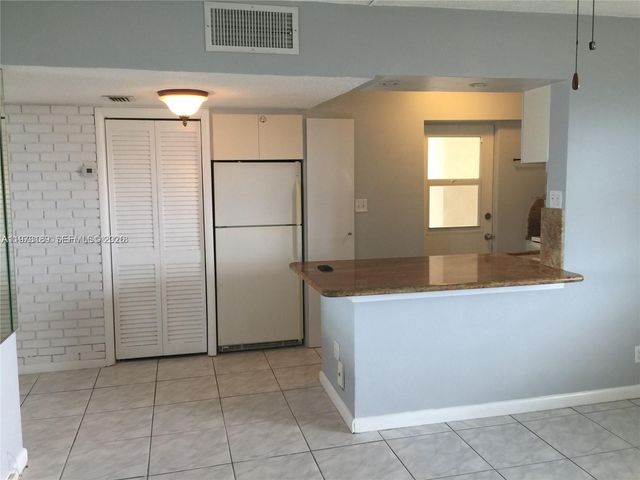 901 S Surf Road 402, Hollywood, FL 33019
