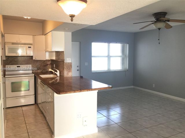 901 S Surf Road 402, Hollywood, FL 33019