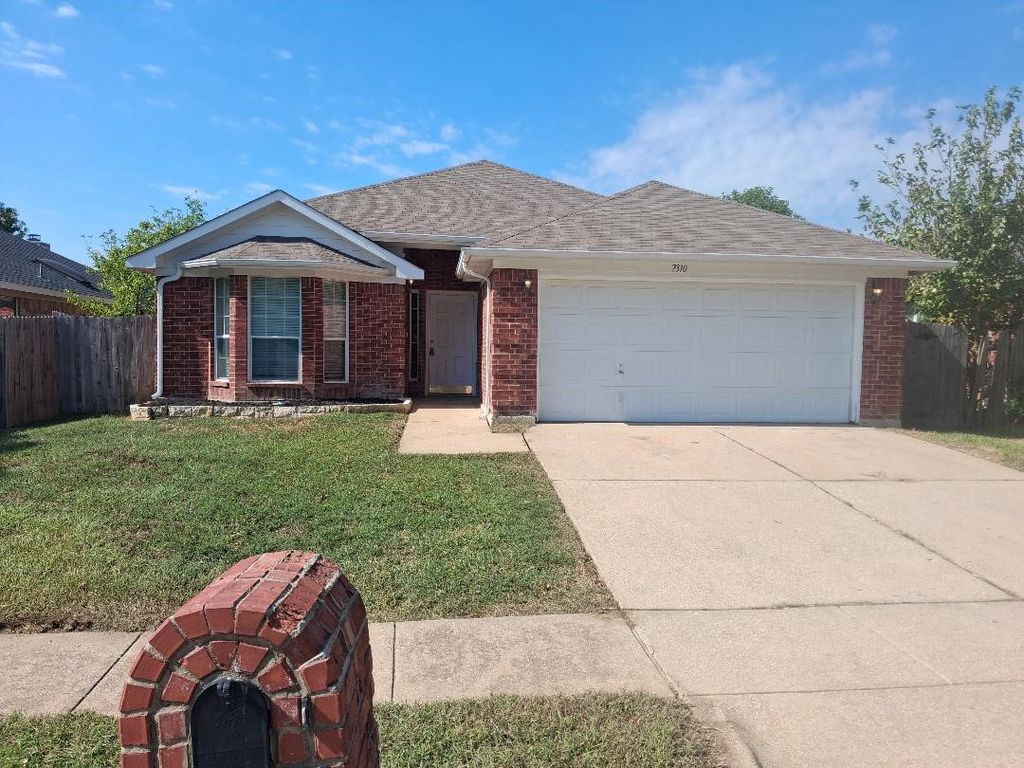 7310 Fossil Lake Drive, Arlington, TX 76002