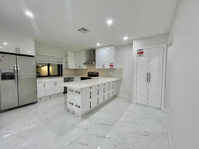 4910 Jefferson Street, Hollywood, FL 33021