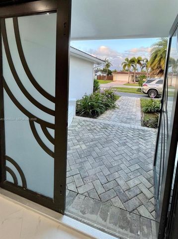 4910 Jefferson Street, Hollywood, FL 33021