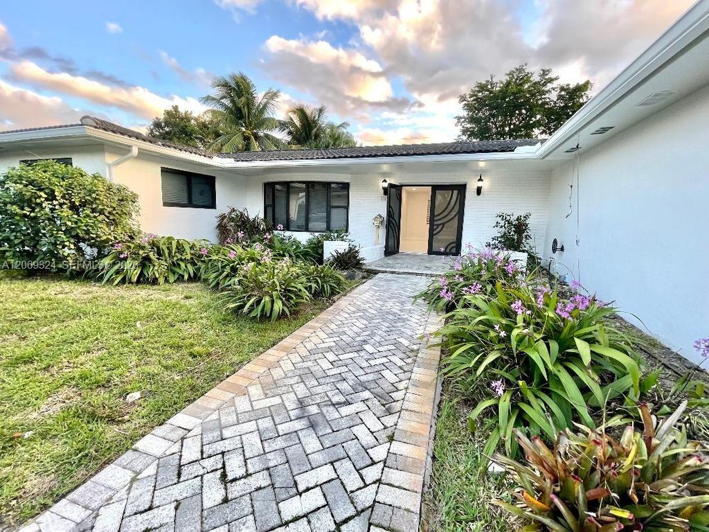 4910 Jefferson Street, Hollywood, FL 33021