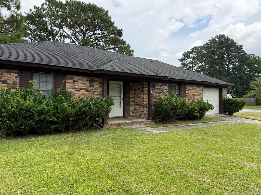 209 Longstreet Street, Summerville, SC 29486