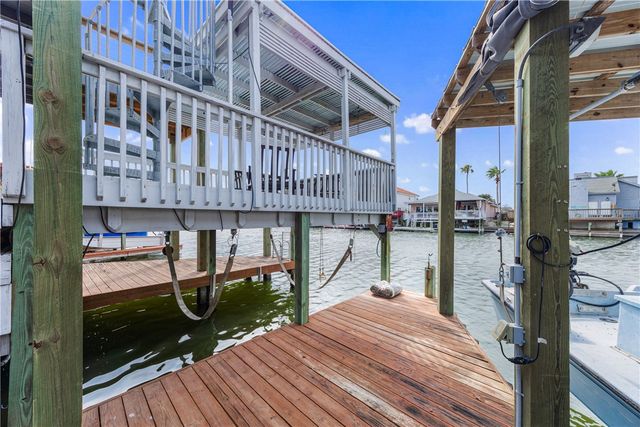 15337 Bowsprit Ct, Corpus Christi, TX 78418