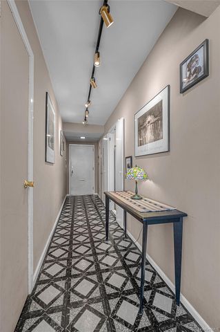 48 Lawrence Street, New Hyde Park, NY 11040