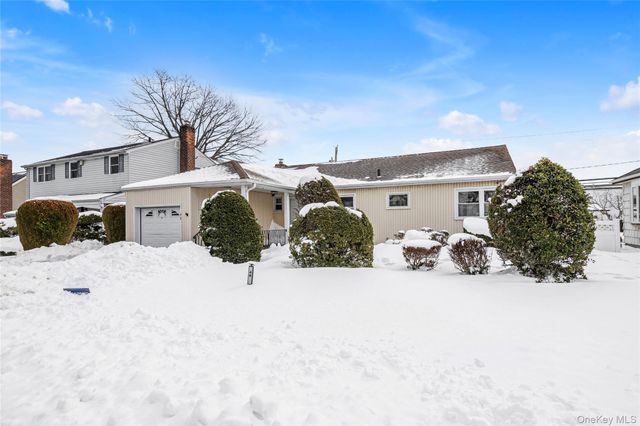 48 Lawrence Street, New Hyde Park, NY 11040