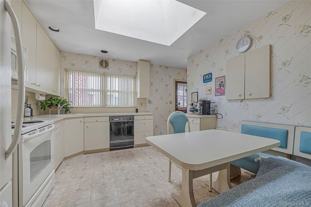 48 Lawrence Street, New Hyde Park, NY 11040