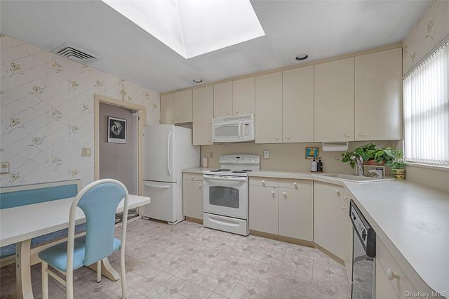 48 Lawrence Street, New Hyde Park, NY 11040