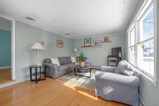 48 Lawrence Street, New Hyde Park, NY 11040