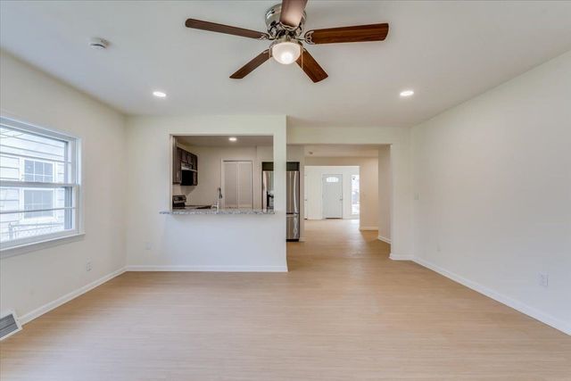 845 S Dellrose Ave, Wichita, KS 67218