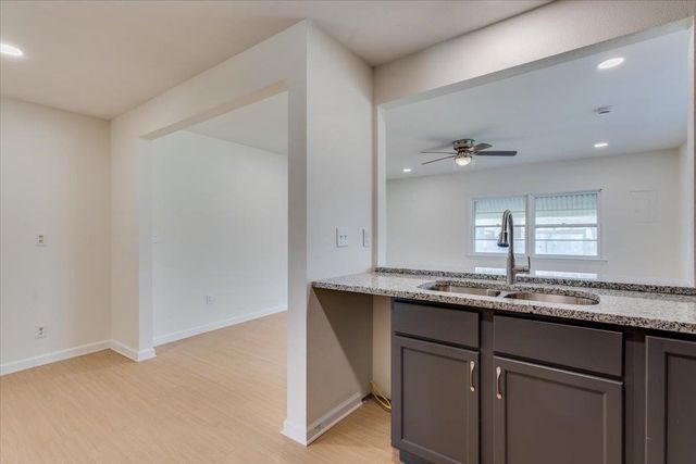 845 S Dellrose Ave, Wichita, KS 67218