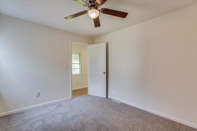 845 S Dellrose Ave, Wichita, KS 67218