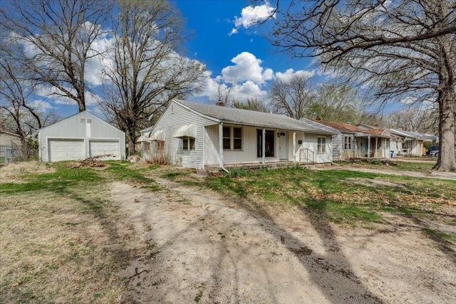 845 S Dellrose Ave, Wichita, KS 67218