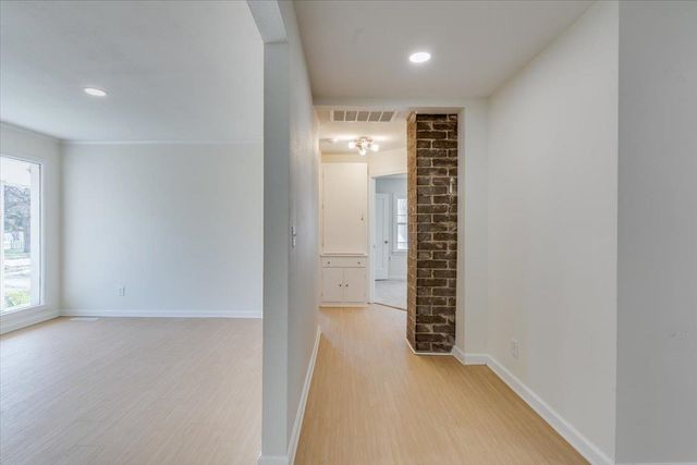 845 S Dellrose Ave, Wichita, KS 67218