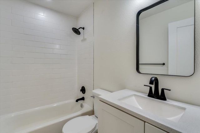 845 S Dellrose Ave, Wichita, KS 67218