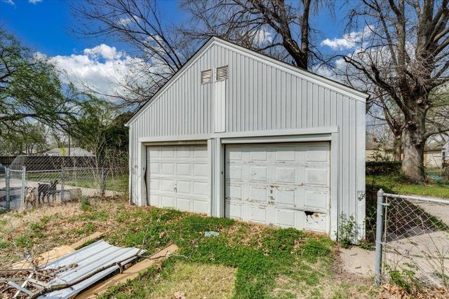 845 S Dellrose Ave, Wichita, KS 67218