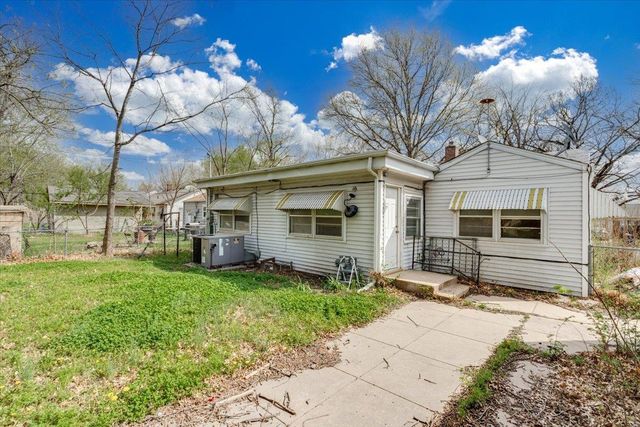 845 S Dellrose Ave, Wichita, KS 67218