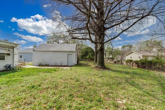 845 S Dellrose Ave, Wichita, KS 67218