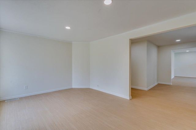 845 S Dellrose Ave, Wichita, KS 67218