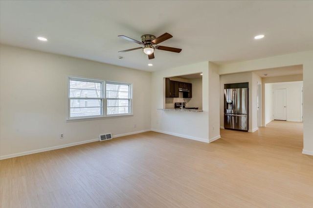 845 S Dellrose Ave, Wichita, KS 67218