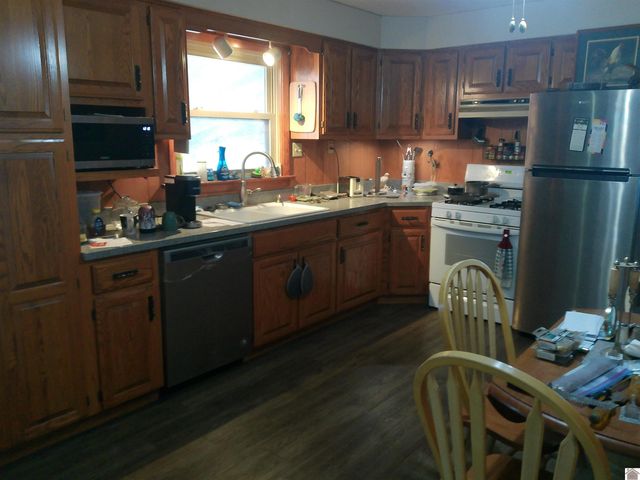 121 Lakeside Dr, Paducah, KY 42003