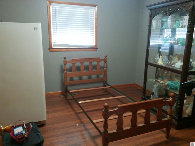 121 Lakeside Dr, Paducah, KY 42003