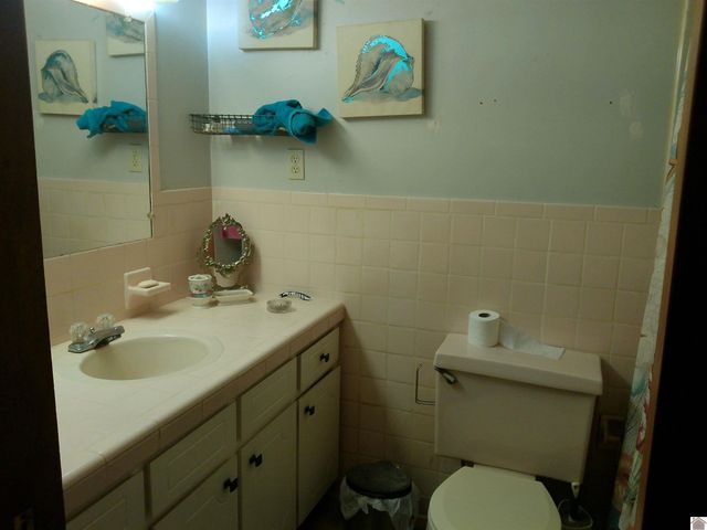 121 Lakeside Dr, Paducah, KY 42003