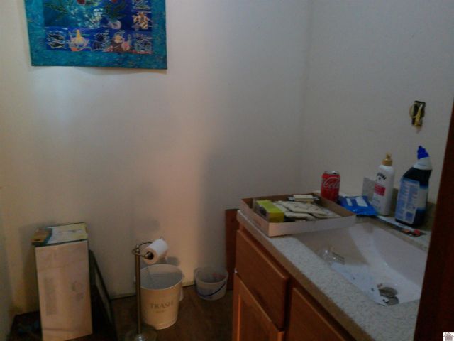 121 Lakeside Dr, Paducah, KY 42003