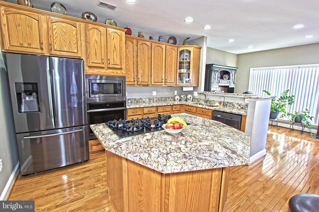 4083 WALNUT COVE CIR, Fairfax, VA 22033