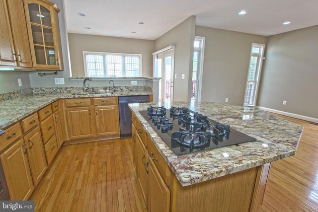 4083 WALNUT COVE CIR, Fairfax, VA 22033