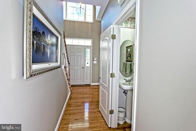 4083 WALNUT COVE CIR, Fairfax, VA 22033