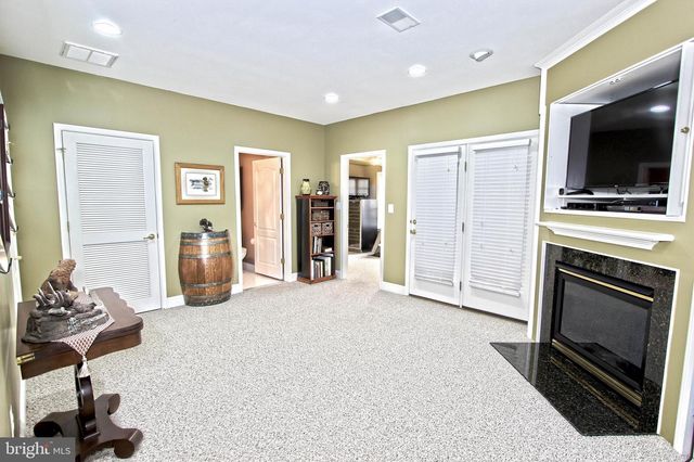 4083 WALNUT COVE CIR, Fairfax, VA 22033