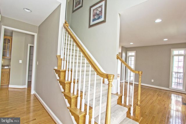 4083 WALNUT COVE CIR, Fairfax, VA 22033