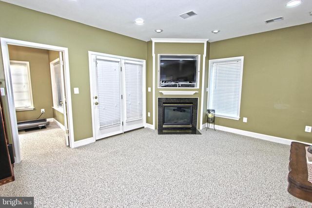 4083 WALNUT COVE CIR, Fairfax, VA 22033
