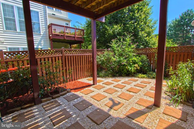 4083 WALNUT COVE CIR, Fairfax, VA 22033