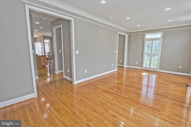 4083 WALNUT COVE CIR, Fairfax, VA 22033