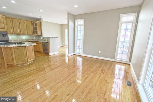 4083 WALNUT COVE CIR, Fairfax, VA 22033