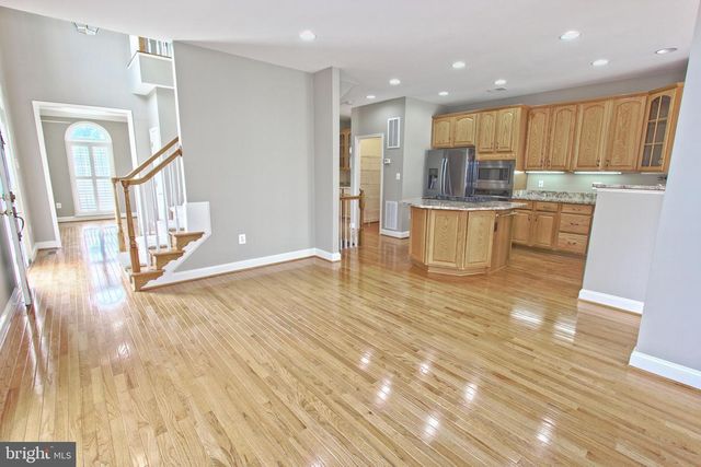 4083 WALNUT COVE CIR, Fairfax, VA 22033