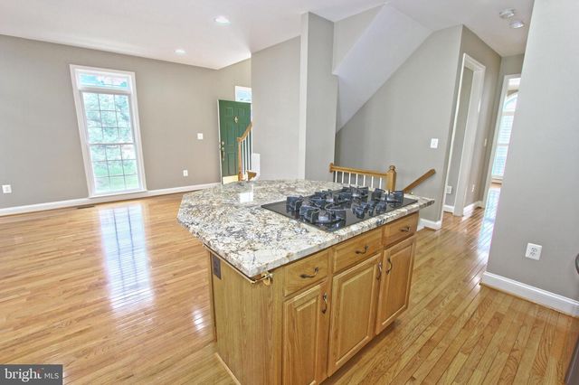 4083 WALNUT COVE CIR, Fairfax, VA 22033
