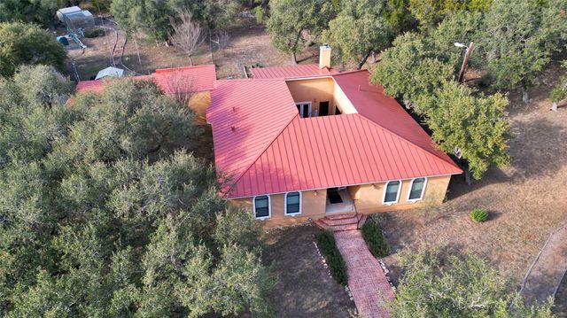 450 Windmill Oaks DR, Wimberley, TX 78676