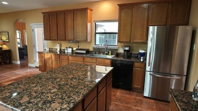 450 Windmill Oaks DR, Wimberley, TX 78676