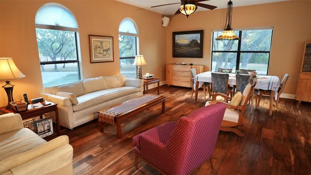 450 Windmill Oaks DR, Wimberley, TX 78676