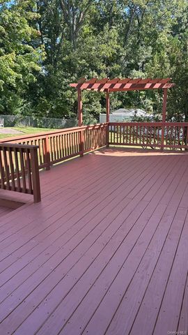 92 Edgewood Drive, Orangeburg, NY 10962