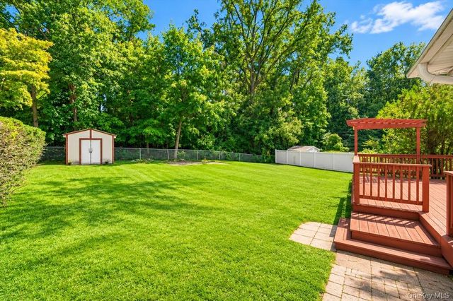 92 Edgewood Drive, Orangeburg, NY 10962