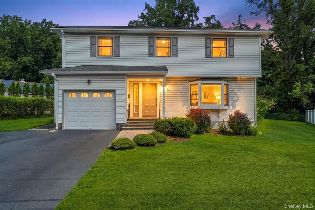 92 Edgewood Drive, Orangeburg, NY 10962 — photo 2